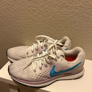 Nike zoom running shoes size 8